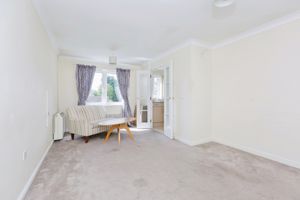 LIVING ROOM- click for photo gallery